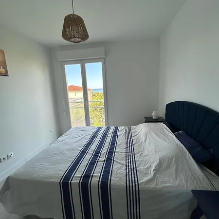 T2 Dans Standing Juan Flore Dernier Etage Avec Terrasse Vue * Antibes