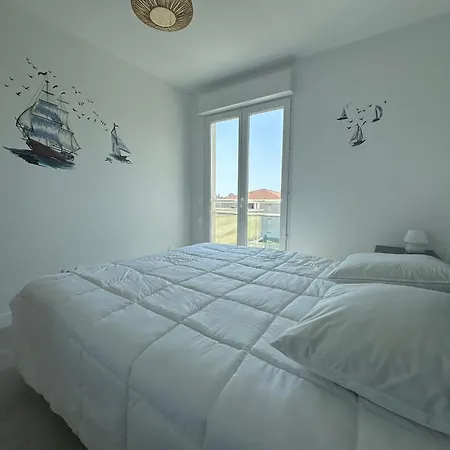 Evasion Cotiere Avec Vue Et Piscine A Deux Pas De La